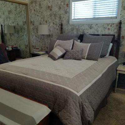 QUEEN BED, MATTRESS, HEAD BOARD, NIGHT STAND, DRESSER, MIRROR AND CHEST OF DRAWERS
