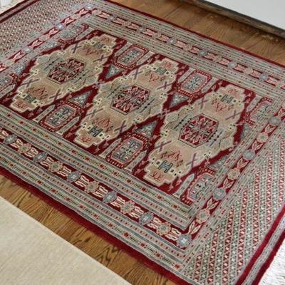 Oriental rug, approx. 4' X 6'
