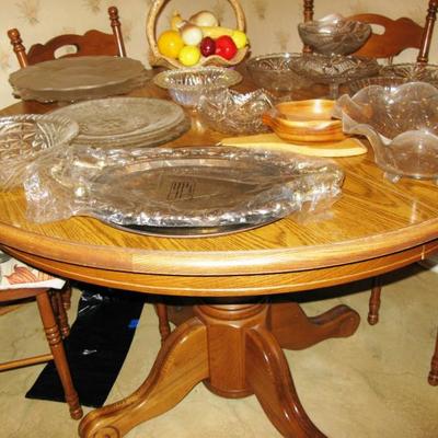 Oak kitchen table and 4 chairs  BUY IT NOW $ 155.00