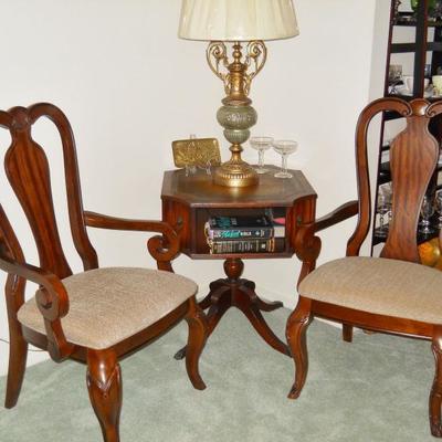 Legacy Classic arm chairs, leather top table w/book cubbies, decorative lamp w/shade