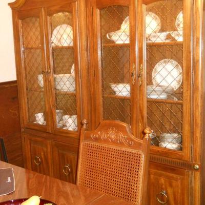 lighted china cabinets