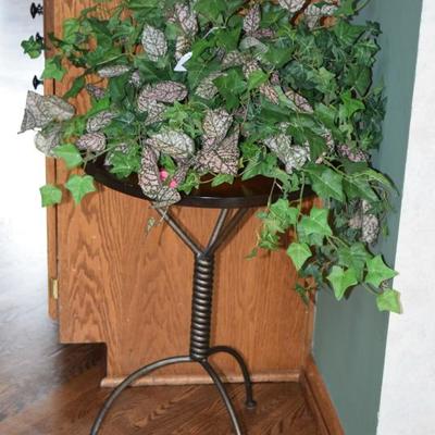 Plant on metal stand
