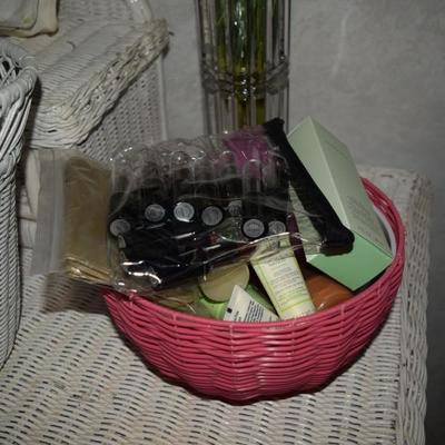 Misc. Beauty Items in Basket
