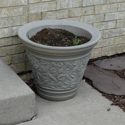 Outdoor plant container