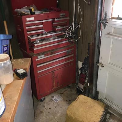RED DOUBLE STACK MECHANIC'S TOOL CHEST WITH ROLL BOTTOM, TOOLS SOLD SEPARATELY