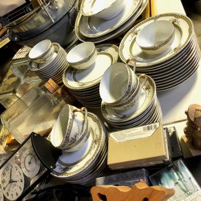 Vintage tableware sets
Pictured:  Noritake Arona