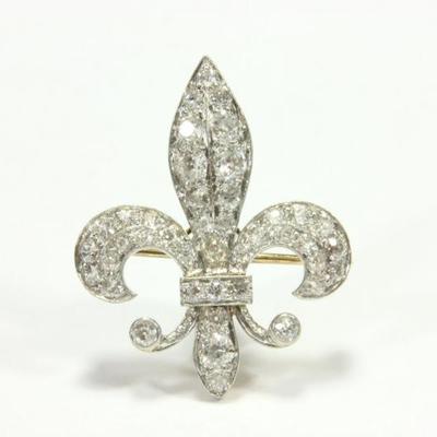 Lot 221: 14 Carat Diamond Fleur de Lis Pin 