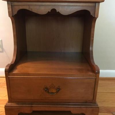 Solid maple nightstand
Excellent condition 