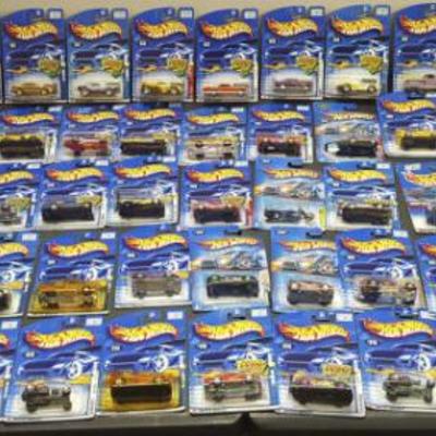 SLC057 Lot of 75 Mattel Hot Wheels 1:64 Cars NIP

