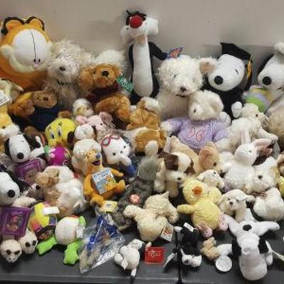SLC085 Stuffed Animals & Plush Toys Lot #4
