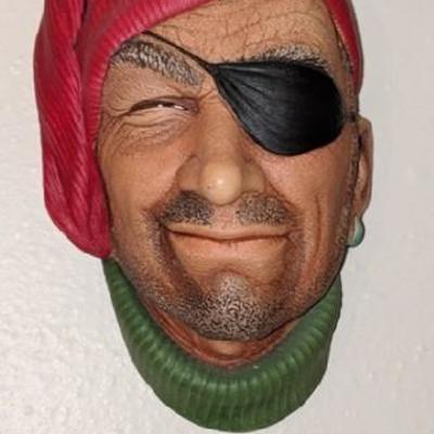 Smuggler
Produced 1964 to 1996. Height 5.5 inches. Series B Composite. Common