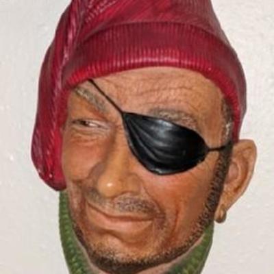 Smuggler
Produced 1964 to 1996. Height 5.5 inches. Series B Composite. Common