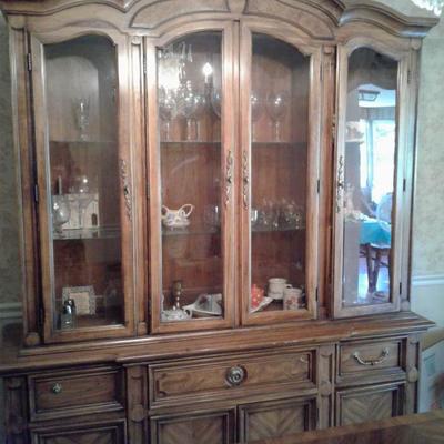 Thomasville China Cabinet