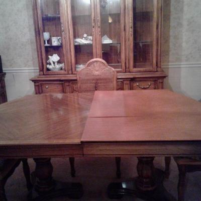 Thomasville dinette table with table pad