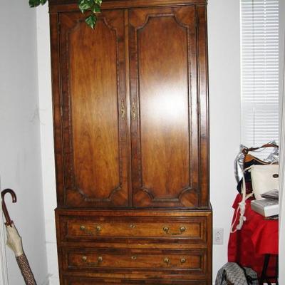Beautiful HERITAGE LARGE armoire                                                                                       
       BUY IT NOW...