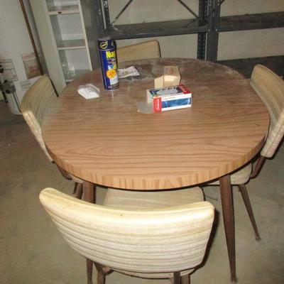 ROUND TABLE AND 4 CHAIRS