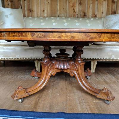 Loo Table