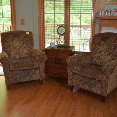 Walter E Smithe Chairs & Side Table
