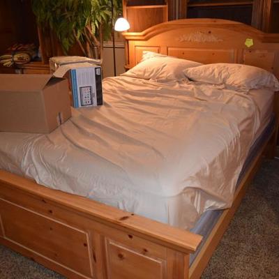 Broyhill Bed