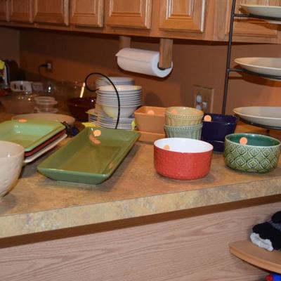 Kitchen Serving Ware & Dishes