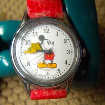 Lorus Mickey Mouse watch 1980's with red 
