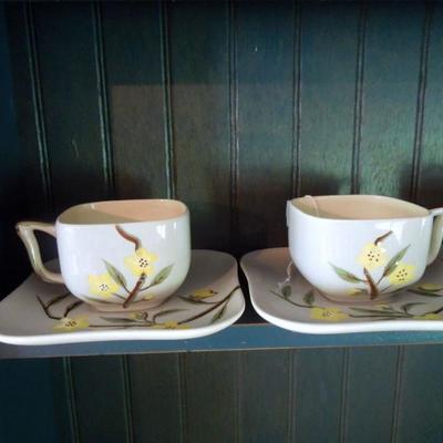 4 Weil Blossom pattrn cups and saucers