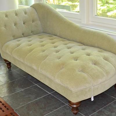 Tufted velour chaise