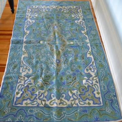 Chain-stitched rug, approx. 4' X 6'