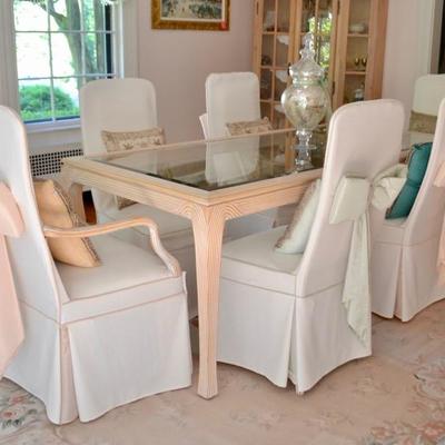 Buying & Design dining table and 6 chairs