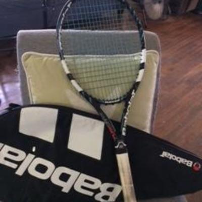 Professional Tennis Racket - Boblat with Bag- Perfect for the novice not looking to spend $$$'s to get on the court and dominate!