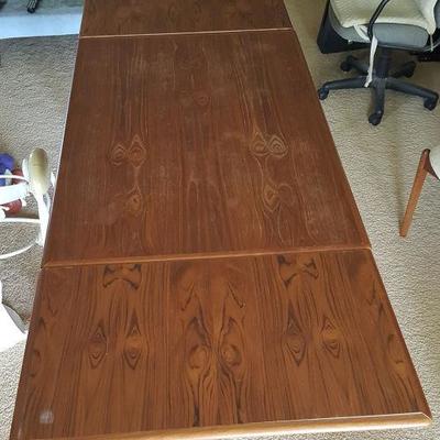 VKE047 Vintage Denmark Teak Wood Expanding Table
