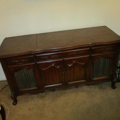 Vintage Magnavox stereo cabinet