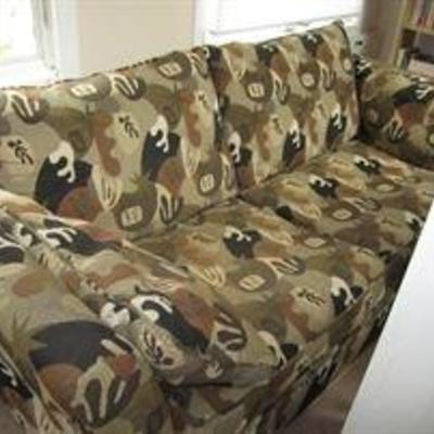 Leaf Pattern Sleeper Sofa