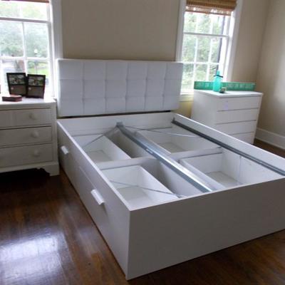 Queen size storage bed $225