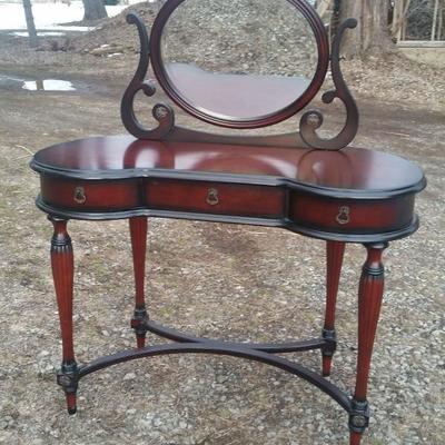 bombay company empress vanity