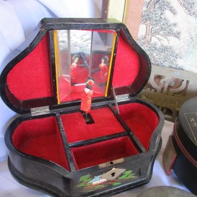 Vintage Asian inspired jewelry box, musical and still working