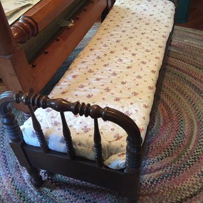 RARE antique Jenny Lind daybed. Very rare size. 28