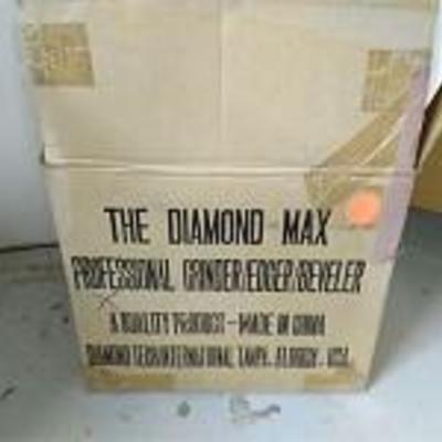 The Diamond Max Glass Grinder
