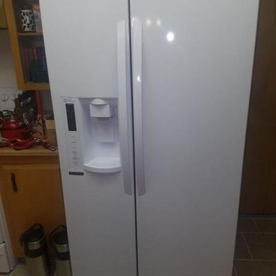 Like new fridge $995...just purchased for $1600. LG
