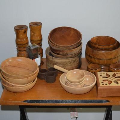 Wood bowls and decor