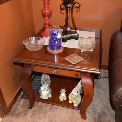 Side table w home decor