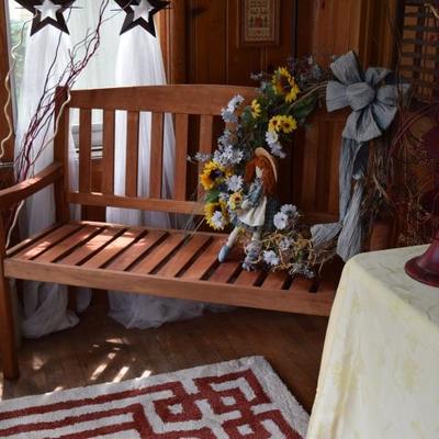 Wood bench & Wreath