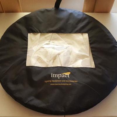 WAE097 Impact Collapsible Oval Reflector Disc
