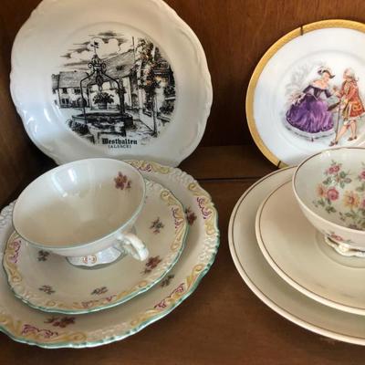SEVERAL NICE TEA CUPS AND SAUCERS...
