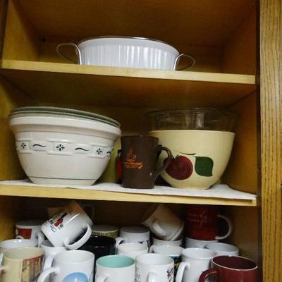 Lot of coffee cups, dishes and bowls. Large Longab ...