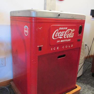1953 Coca Cola vending machine