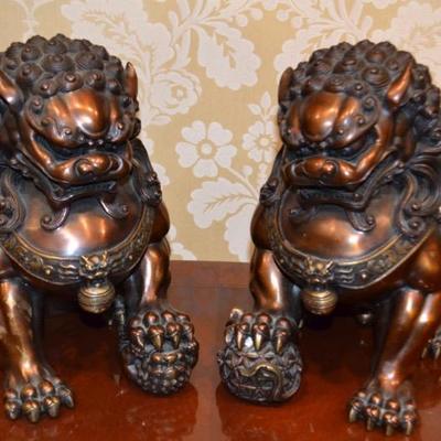 Foo dogs