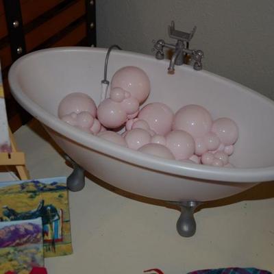 American Girl bathtub with bubbles for dolls
