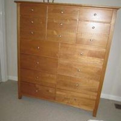 Stanley chest of drawers