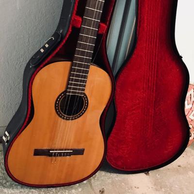 The Gibson C-1  was one of a series of classical guitars Gibson introduced in the '50s and '60s. This guitar used Mahogany for its back...